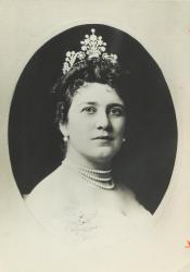 Lillian Nordica in diamond tiara, ca. 1896