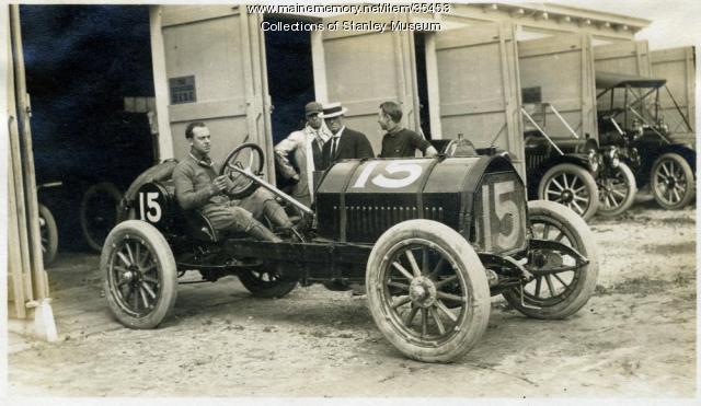 Fred Belcher in a Knox racecar, Poland Spring, 1911