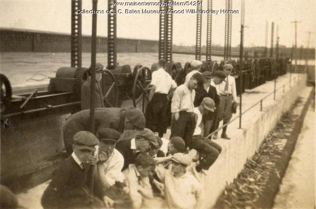 Good Will eighth grade at Shawmut Dam, Fairfield, 1917