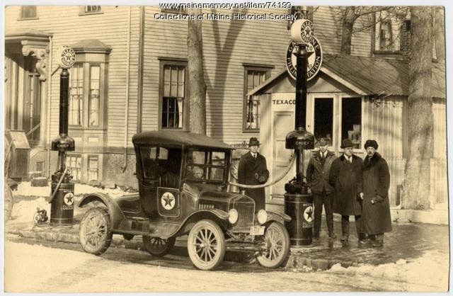 H. W. Shaylor Jr. and Fred Elder, Portland, ca. 1917